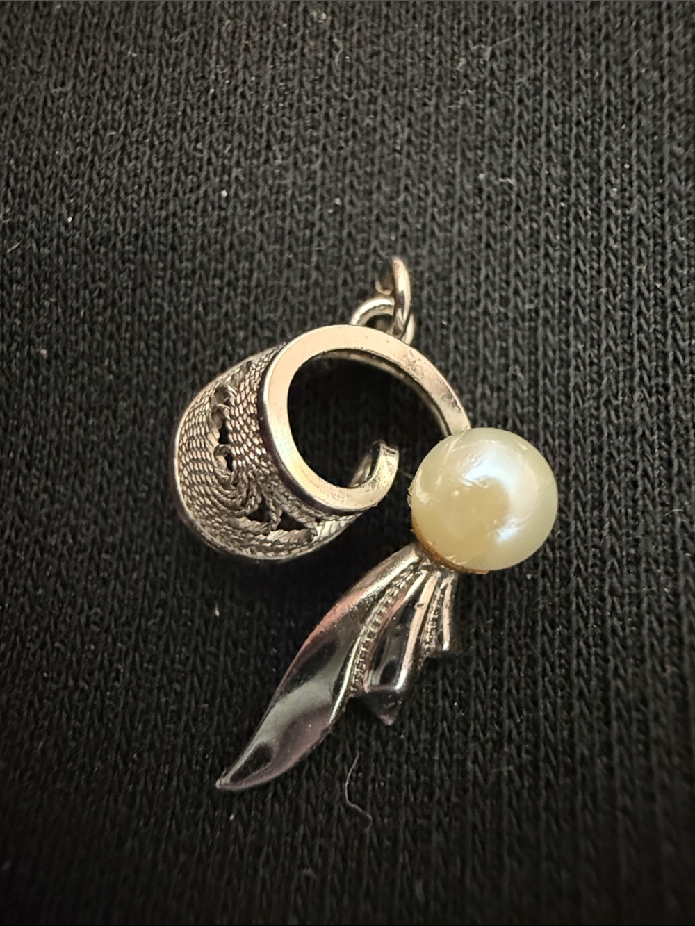Vintage silver filigree charm / pendant with natural Akoya (?) pearl